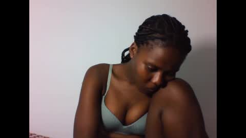 EVAH online show from January 6, 2026, 6:44 pm