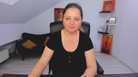 Snapshot of deliciouslolly chatting on May 11, 2026, 3:23 am DeliciousLolly online show from May 11, 2026, 3:23 am
