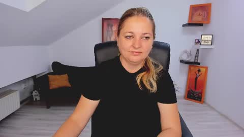 Snapshot of deliciouslolly chatting on June 24, 2026, 3:27 am DeliciousLolly online show from June 24, 2026, 3:27 am