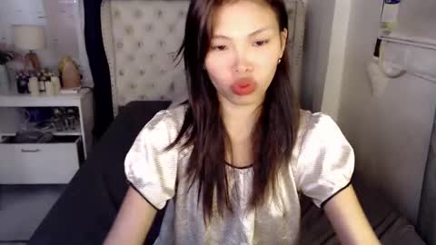 Snapshot of deliciousseika chatting on December 5, 2024, 12:19 am online show from December 5, 2024, 12:19 am