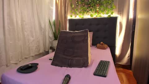 Snapshot of delilah_85 chatting on July 9, 2026, 8:46 pm Delilah online show from July 9, 2026, 8:46 pm