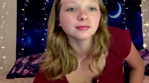 DelilaLove3412 online show from April 14, 2026, 9:21 pm