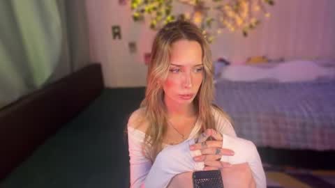 Snapshot of dellacampbell chatting on June 1, 2026, 4:41 pm Della online show from June 1, 2026, 4:41 pm