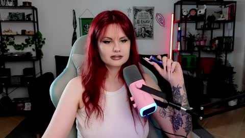 Snapshot of dellacrush_ chatting on June 6, 2026, 5:17 pm dellacrush_ online show from June 6, 2026, 5:17 pm