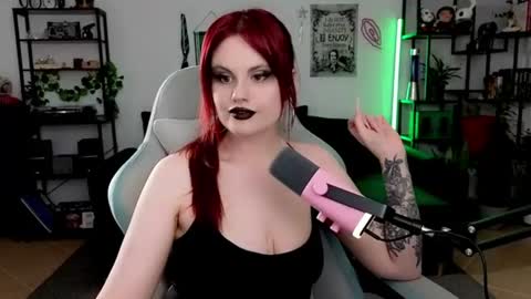 Snapshot of dellacrush_ chatting on June 9, 2026, 6:08 pm dellacrush_ online show from June 9, 2026, 6:08 pm