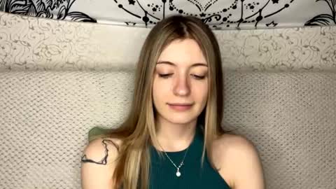 Snapshot of dellisifuentes chatting on June 13, 2026, 12:25 pm Sia online show from June 13, 2026, 12:25 pm