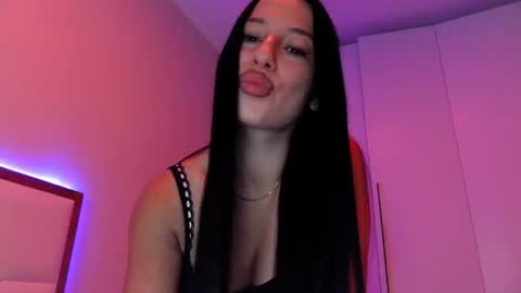 Snapshot of delly_love chatting on June 24, 2026, 7:46 pm delly_love online show from June 24, 2026, 7:46 pm