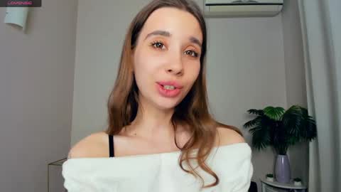 Eliza online show from April 30, 2026, 8:57 pm