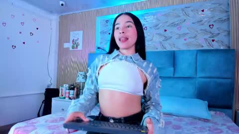 Snapshot of delphine_doll chatting on June 4, 2026, 11:49 am Delia online show from June 4, 2026, 11:49 am