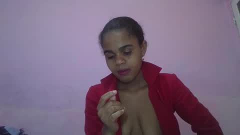 delphine online show from April 22, 2026, 4:37 am