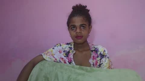 delphine online show from May 4, 2026, 3:13 am