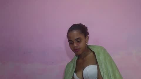 Snapshot of delphineee chatting on May 5, 2026, 6:16 pm delphine online show from May 5, 2026, 6:16 pm