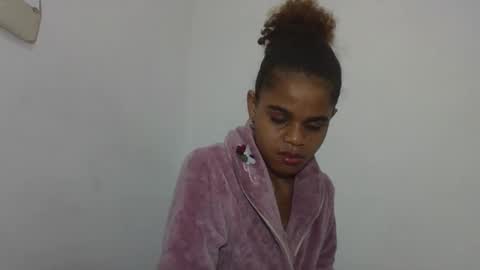 Snapshot of delphineee chatting on June 5, 2026, 7:19 pm delphine online show from June 5, 2026, 7:19 pm