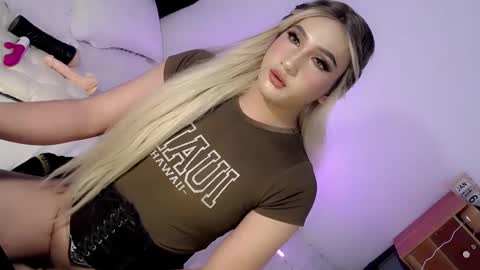 Snapshot of deluxetgirl69 chatting on January 20, 2025, 3:28 pm Chesca online show from January 20, 2025, 3:28 pm