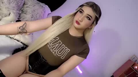 Snapshot of deluxetgirl69 chatting on February 9, 2025, 6:37 pm Chesca online show from February 9, 2025, 6:37 pm