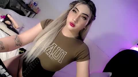 Snapshot of deluxetgirl69 chatting on November 15, 2025, 7:32 pm Chesca online show from November 15, 2025, 7:32 pm