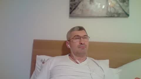 demarco1977 online show from April 5, 2026, 9:34 pm