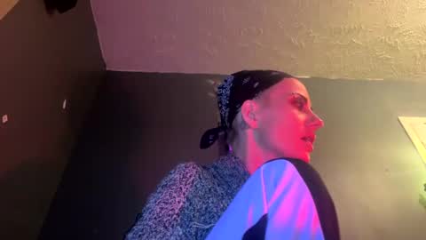 Snapshot of demetriemanon1133 chatting on January 19, 2025, 8:39 am Demetriemanon online show from January 19, 2025, 8:39 am