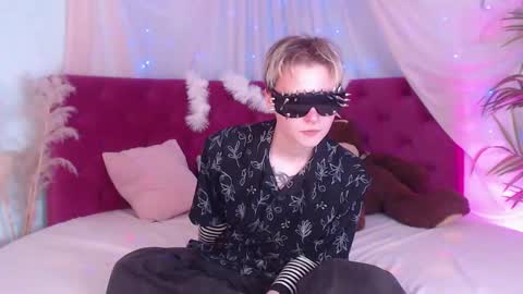 demianenglen online show from September 20, 2025, 7:37 pm