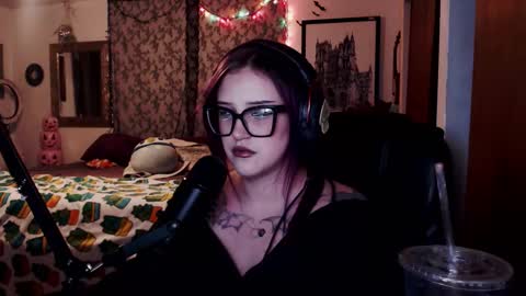 Snapshot of demongf chatting on November 1, 2025, 11:18 pm Demoness Mina online show from November 1, 2025, 11:18 pm