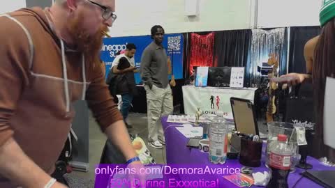 demora_avarice online show from December 8, 2024, 1:35 am