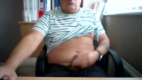 Snapshot of den66_ chatting on January 17, 2026, 3:28 pm den66_ online show from January 17, 2026, 3:28 pm