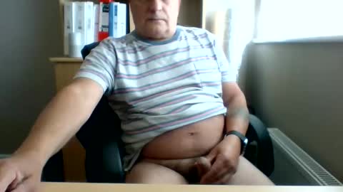Snapshot of den66_ chatting on May 9, 2026, 12:21 pm den66_ online show from May 9, 2026, 12:21 pm
