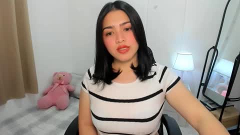 Demi online show from October 24, 2025, 1:46 am