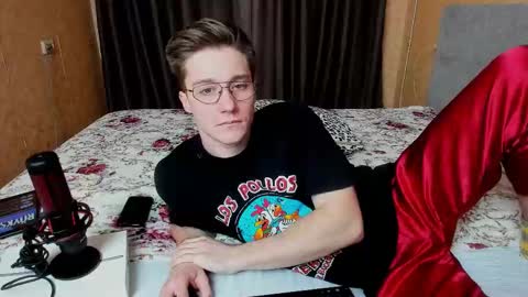 Snapshot of deni_boy99 chatting on November 9, 2025, 7:23 pm Deni online show from November 9, 2025, 7:23 pm