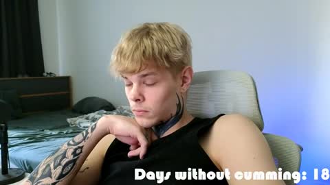 Snapshot of denis_here chatting on May 13, 2026, 3:42 pm Denis online show from May 13, 2026, 3:42 pm