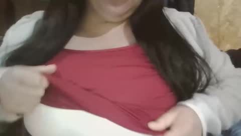 Snapshot of denisse131015 chatting on December 19, 2025, 3:13 am curvy top online show from December 19, 2025, 3:13 am