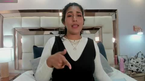 Denisse Khan online show from April 26, 2026, 3:15 am