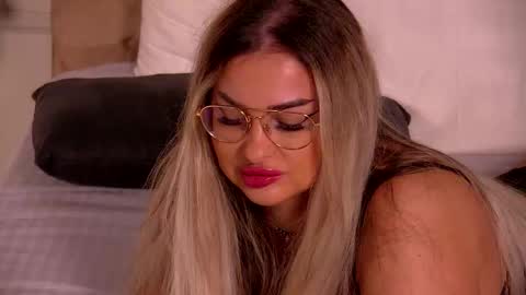 Ela online show from February 5, 2026, 9:52 pm