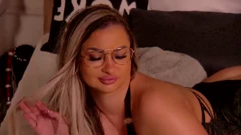 Ela online show from June 20, 2026, 11:18 pm