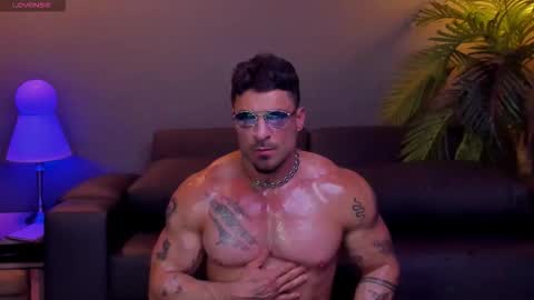 dennis_cox_ online show from November 7, 2025, 5:51 am