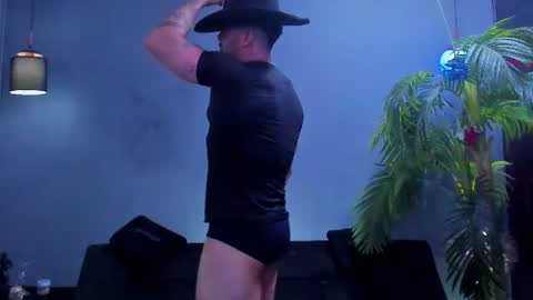dennis_cox_ online show from June 26, 2026, 2:49 am