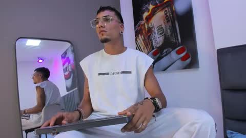 Dennis Kinsey online show from February 18, 2026, 8:05 pm