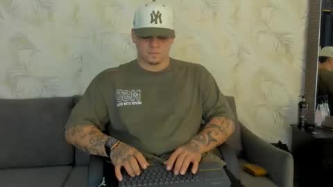 Snapshot of dennis_munera chatting on December 3, 2024, 11:01 am dennis munera online show from December 3, 2024, 11:01 am