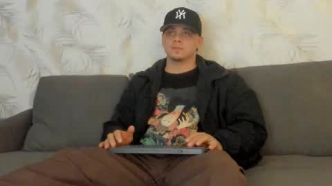 Snapshot of dennis_munera chatting on December 8, 2024, 10:52 am dennis munera online show from December 8, 2024, 10:52 am