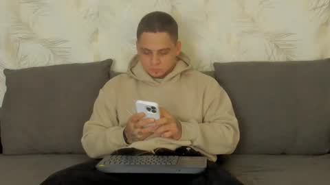 Snapshot of dennis_munera chatting on January 3, 2025, 12:52 pm dennis munera online show from January 3, 2025, 12:52 pm