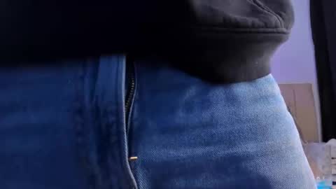 Snapshot of dennis_munera chatting on November 19, 2025, 4:23 am dennis munera online show from November 19, 2025, 4:23 am