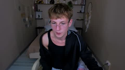 Snapshot of dennis_rodriguez chatting on November 23, 2025, 9:03 pm Dennis online show from November 23, 2025, 9:03 pm