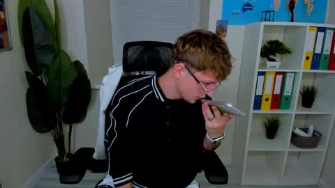 Snapshot of dennis_rodriguez chatting on November 24, 2025, 3:34 pm Dennis online show from November 24, 2025, 3:34 pm