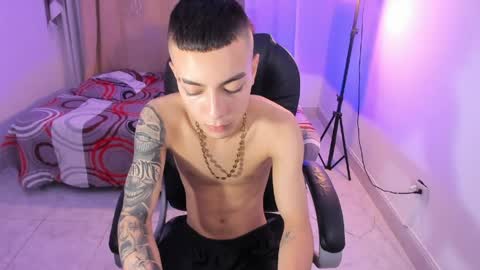 Snapshot of dereck_boyy_ chatting on May 12, 2026, 4:42 am Dereck Boy online show from May 12, 2026, 4:42 am