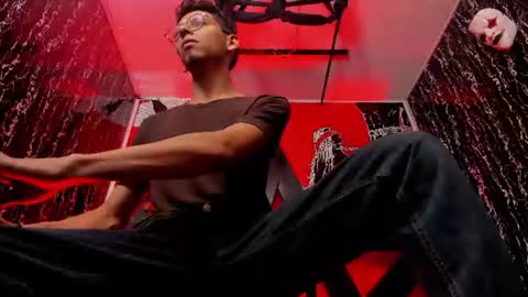 Dereck online show from July 9, 2026, 5:17 pm