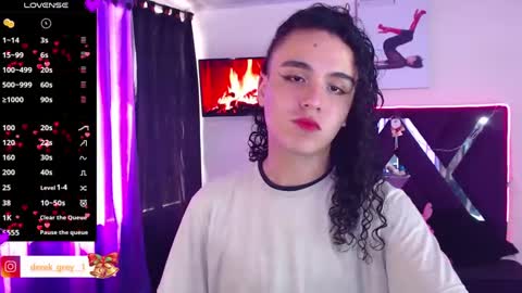 Snapshot of derek_grey1 chatting on December 17, 2024, 6:20 pm Derek independent online show from December 17, 2024, 6:20 pm