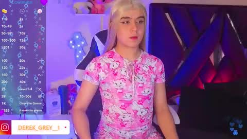 Snapshot of derek_grey1 chatting on October 15, 2025, 7:03 pm Derek independent online show from October 15, 2025, 7:03 pm