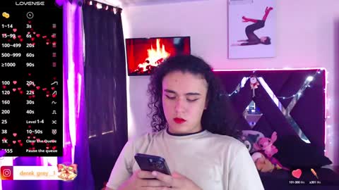 Snapshot of derek_greyy_ chatting on December 17, 2024, 6:09 pm derek grey online show from December 17, 2024, 6:09 pm