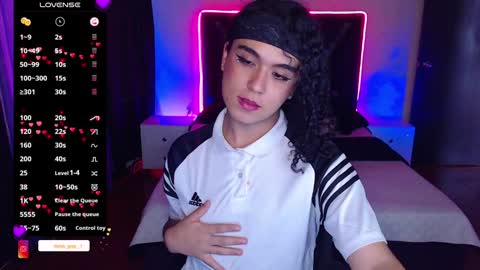 Snapshot of derek_greyy_ chatting on February 7, 2025, 10:20 pm derek grey online show from February 7, 2025, 10:20 pm