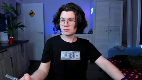 Derek online show from May 17, 2026, 6:04 pm